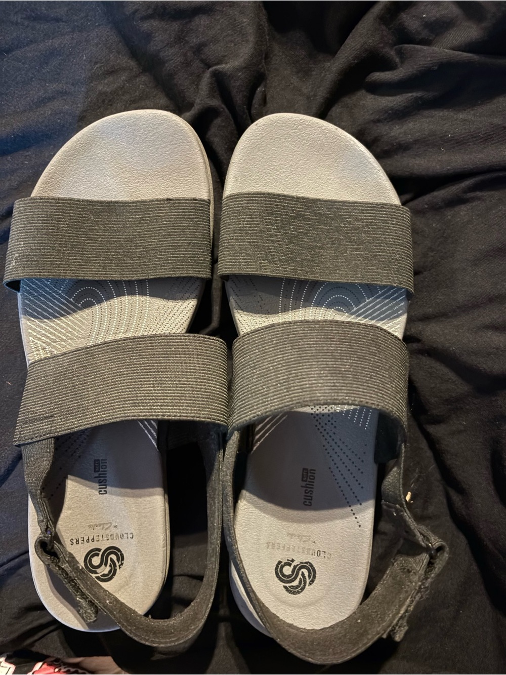 Clarks black Dual-Strap Elastic Sandals